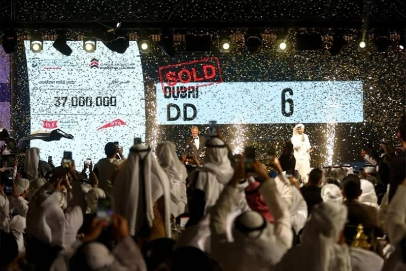 The Most Noble Number auction records exceptional donations and pledges… AED 1.136 billion in support of the Edge of Life campaign